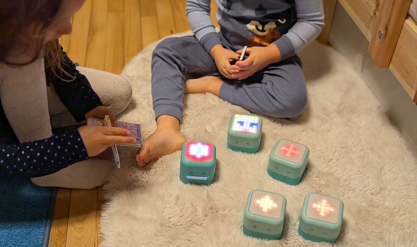 PlayCubes.jpg