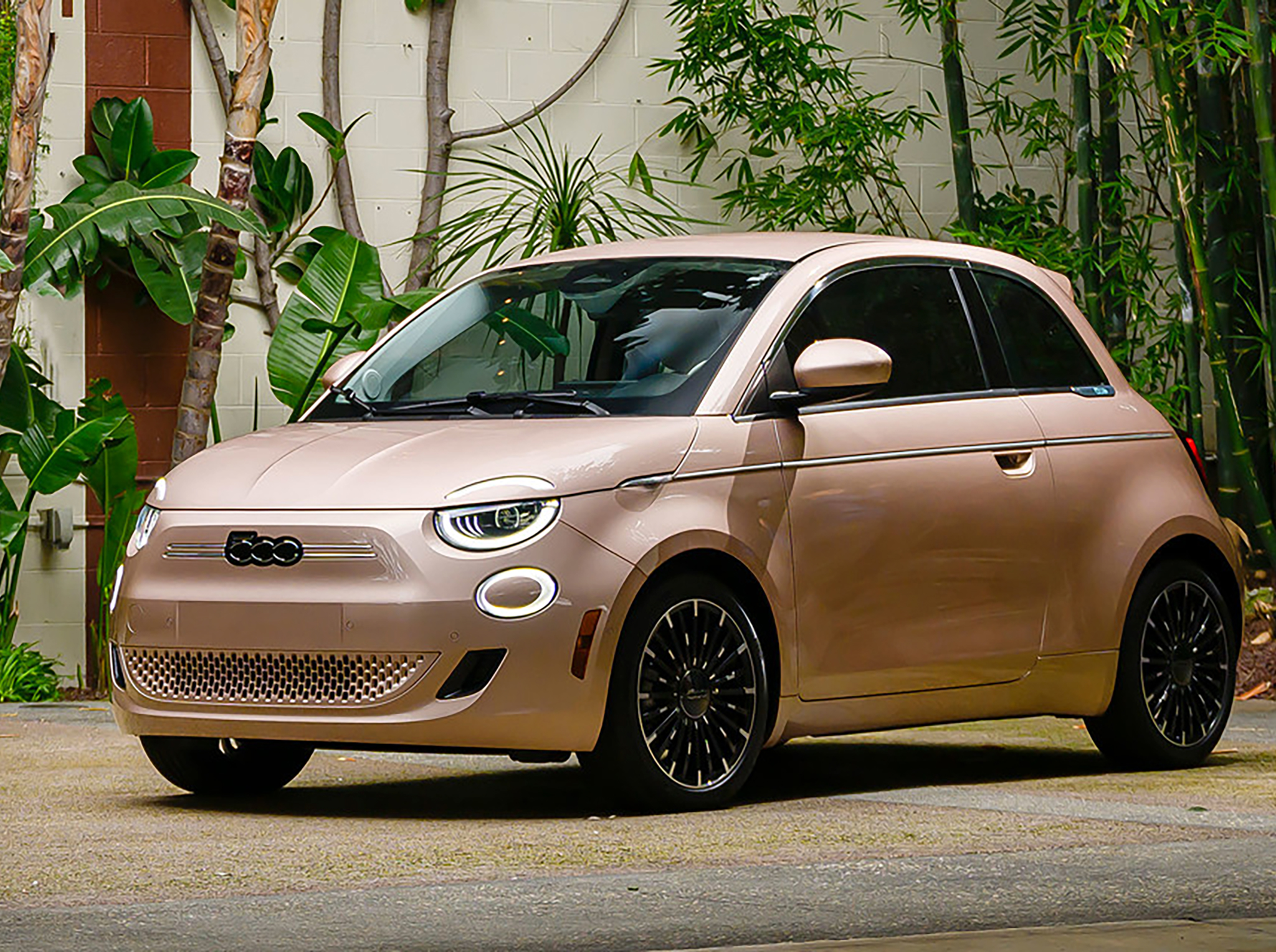 2025-Fiat-500e.jpg