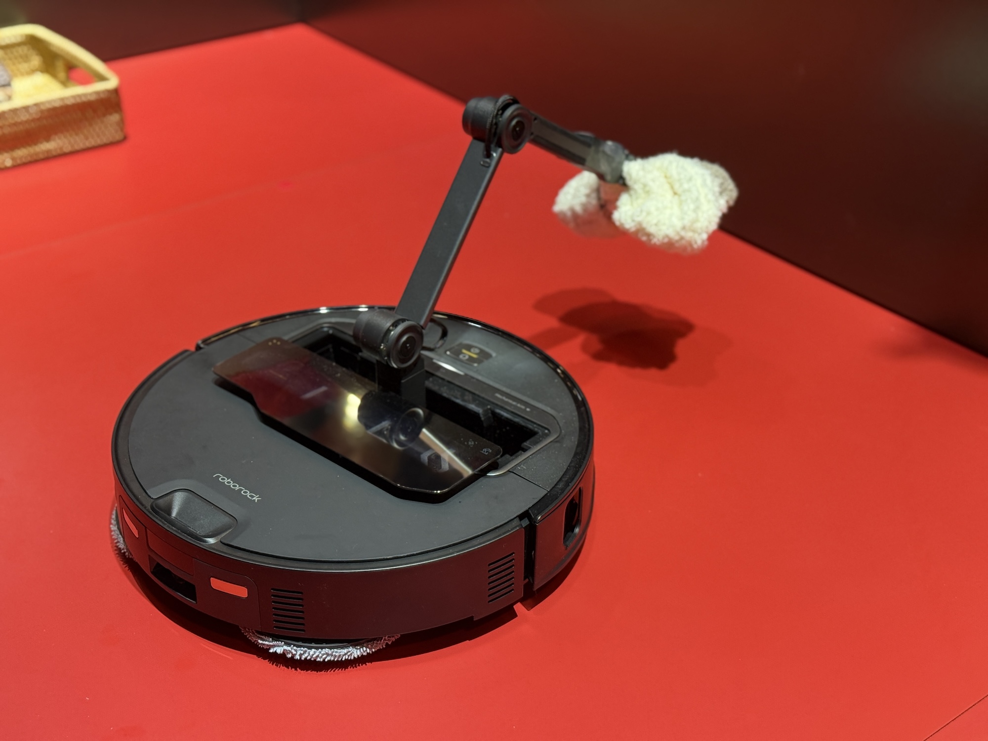 Roborock-Saros Z70.jpg