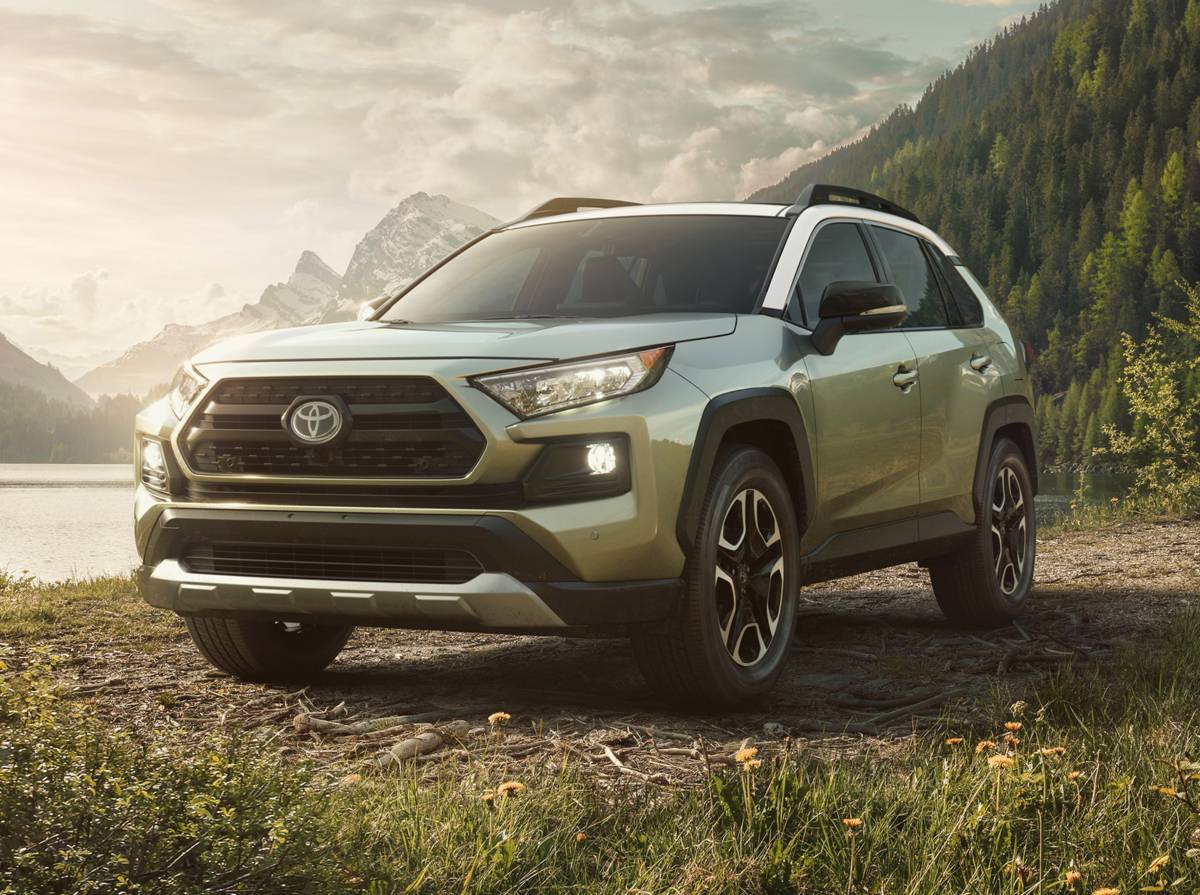 9969d11d5660-2019-Toyota-RAV4.jpg