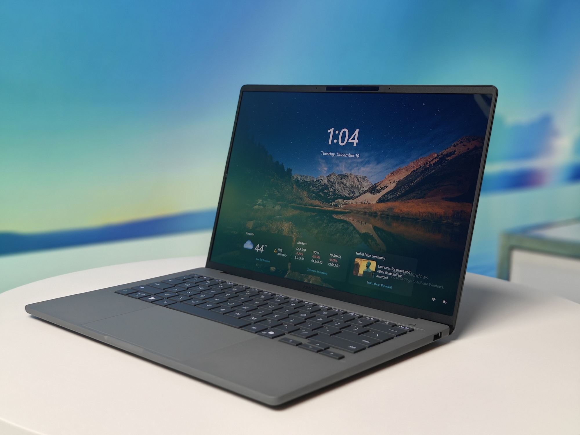 Asus-zenbook-A14.jpg