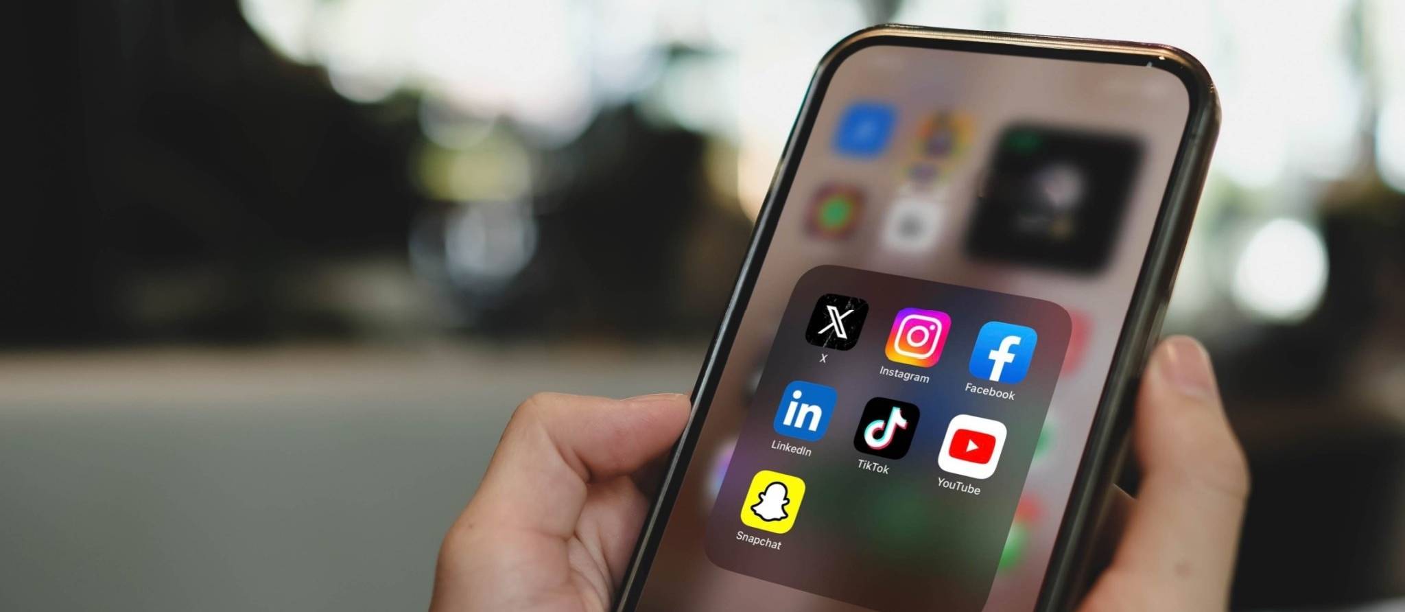 Quitter X, Facebook ou Instagram sans perdre ses contacts et ses souvenirs
