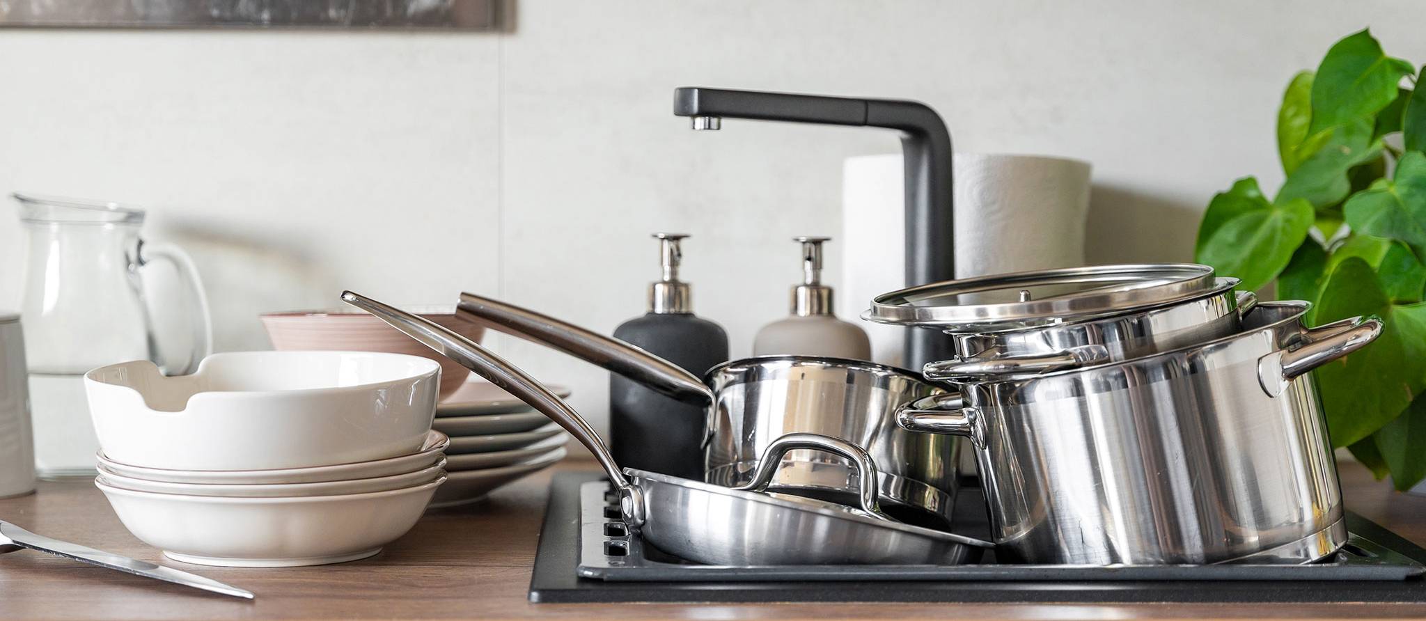 Laver la vaisselle à la main ou le faire au lave-vaisselle?
