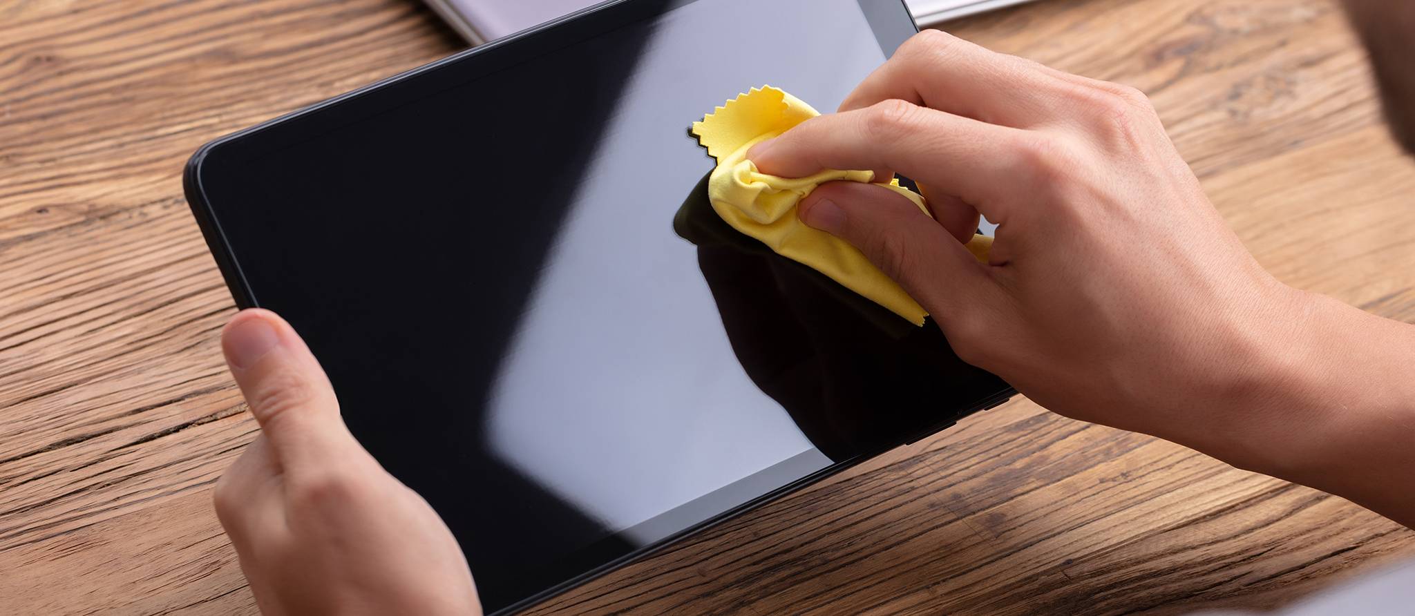 Comment bien nettoyer et entretenir votre tablette