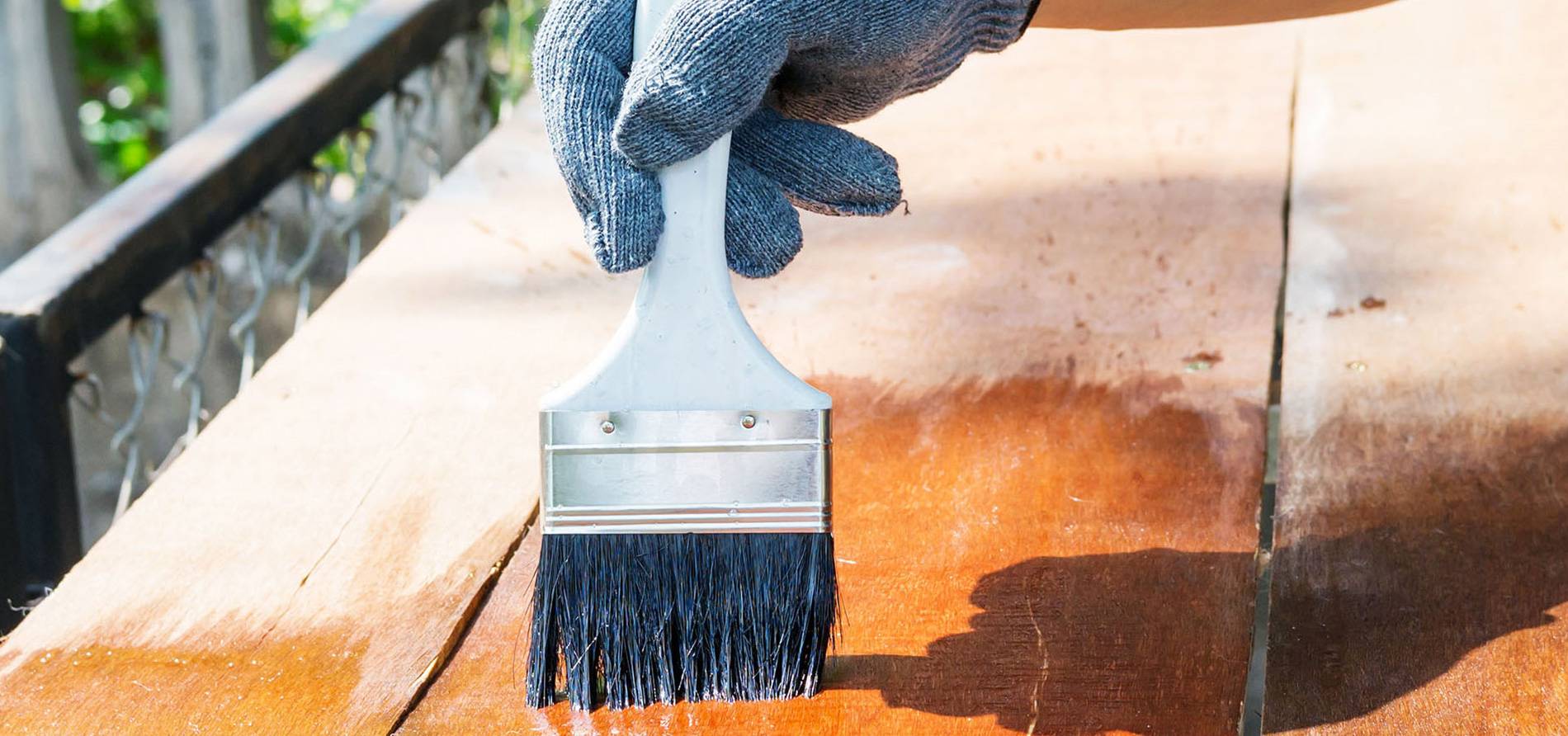 Comment choisir la meilleure teinture extérieure pour votre patio en bois