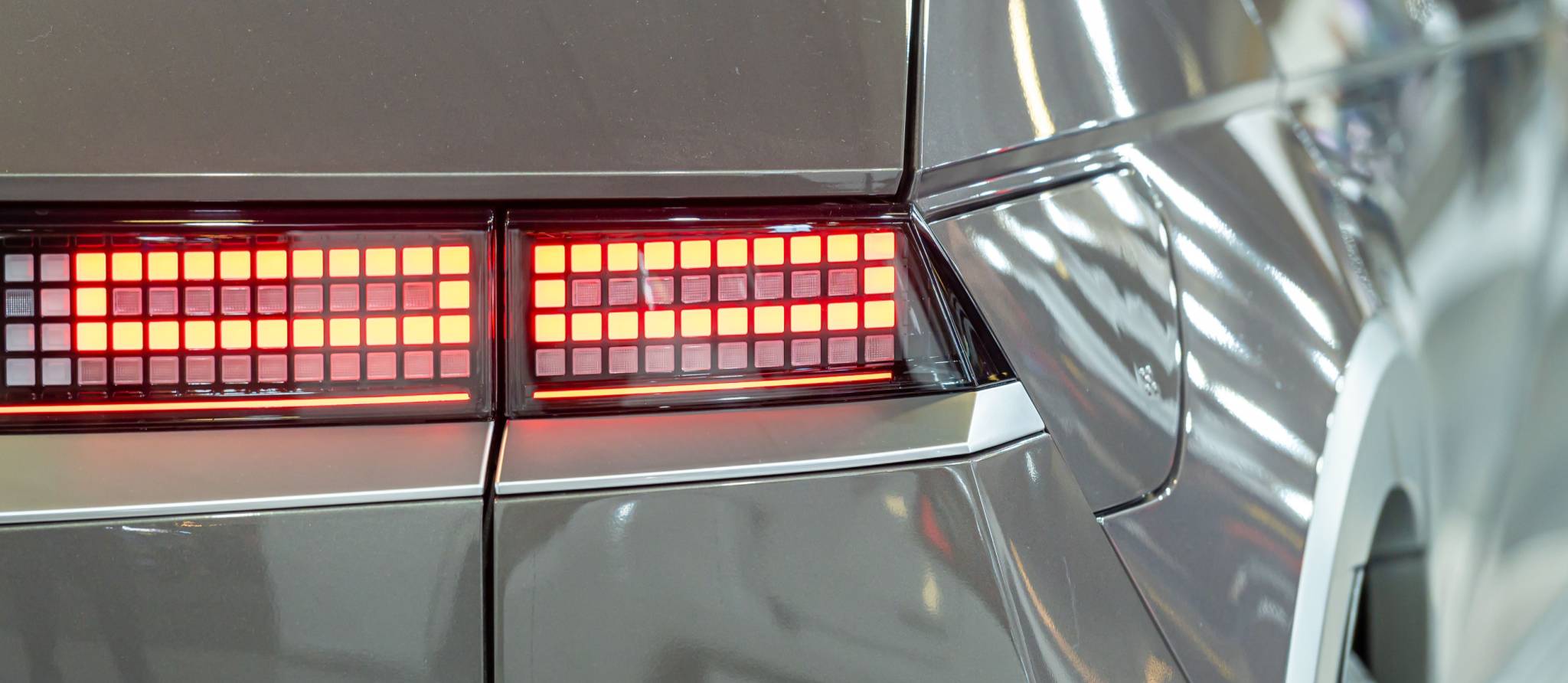 Véhicules électriques : certains freinent sans prévenir