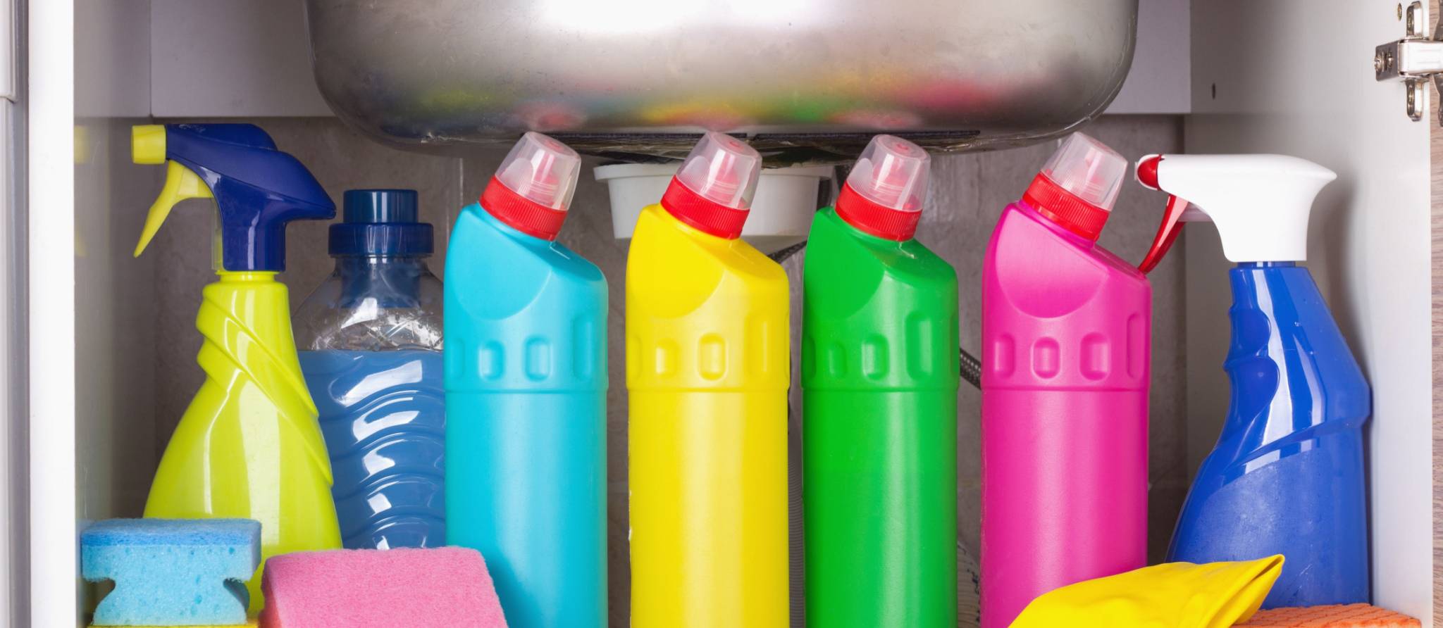 Ne rangez pas vos produits d’entretien ménager sous le lavabo