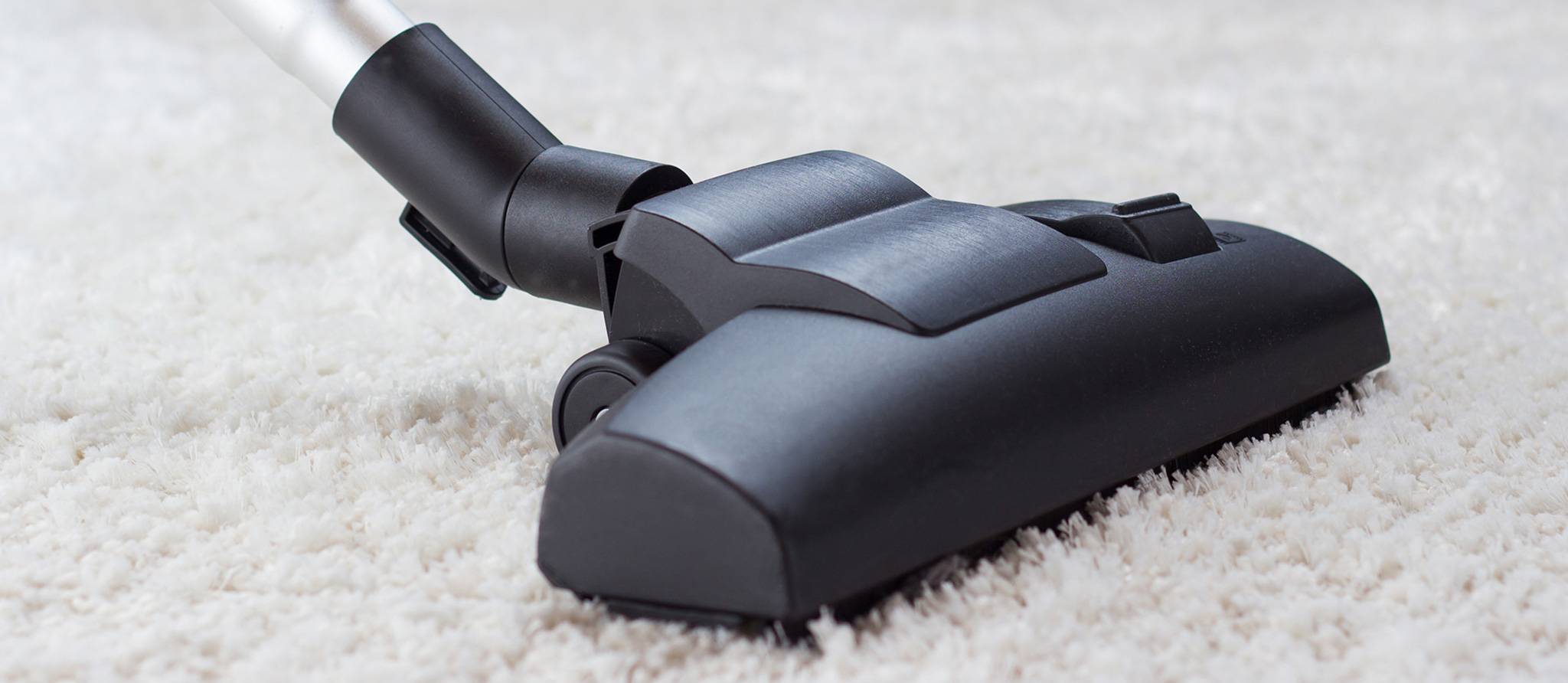 Comment choisir un bon aspirateur à traîneau ou de type balai