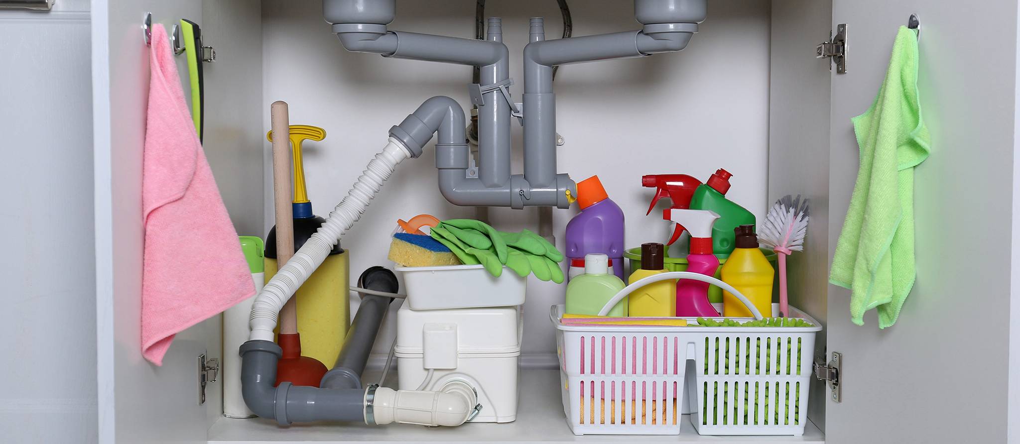 Non, vous ne devez pas ranger vos produits ménagers sous l’évier