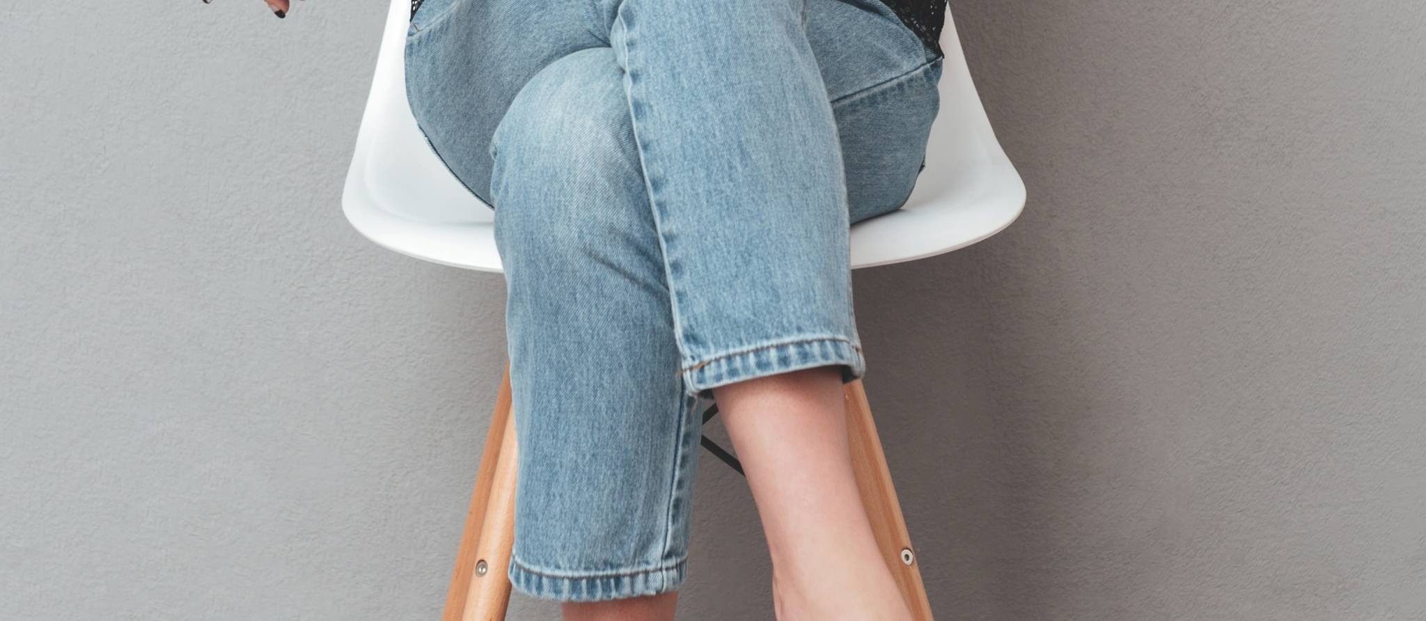 Pourquoi ne devrait-on pas s’assoir les jambes croisées?