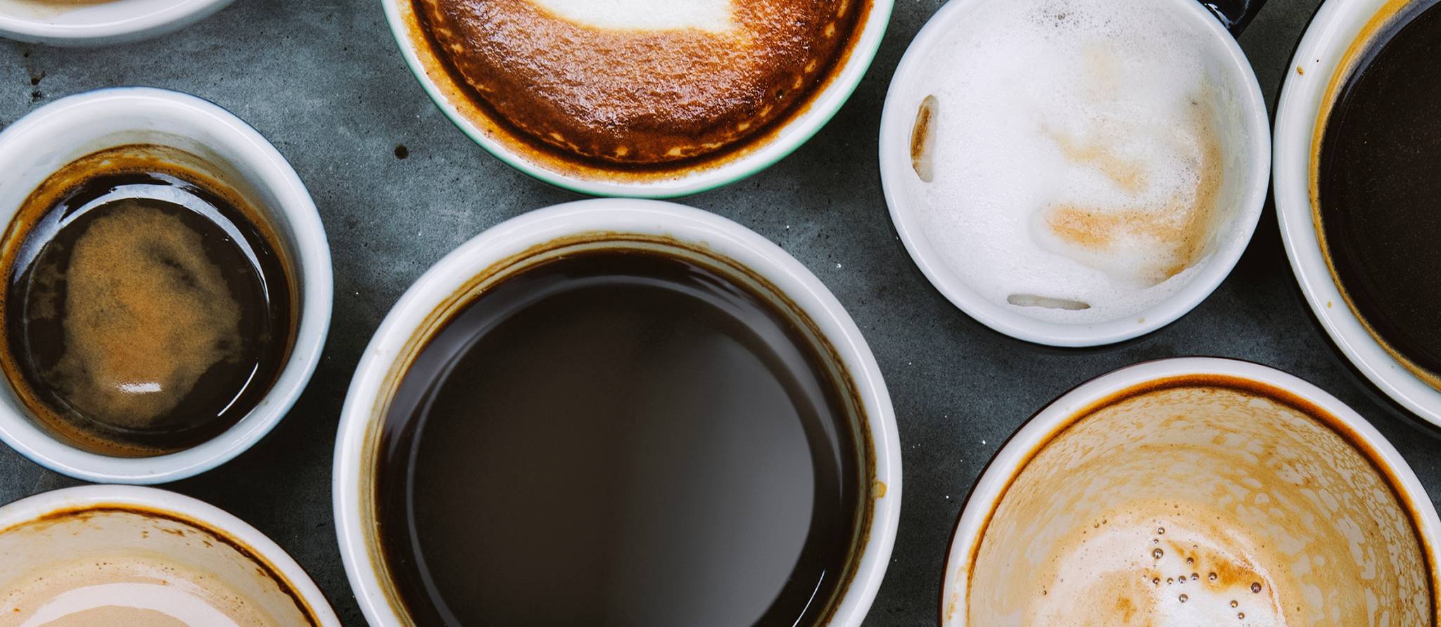 Boire du café,  un peu, beaucoup,  modérément