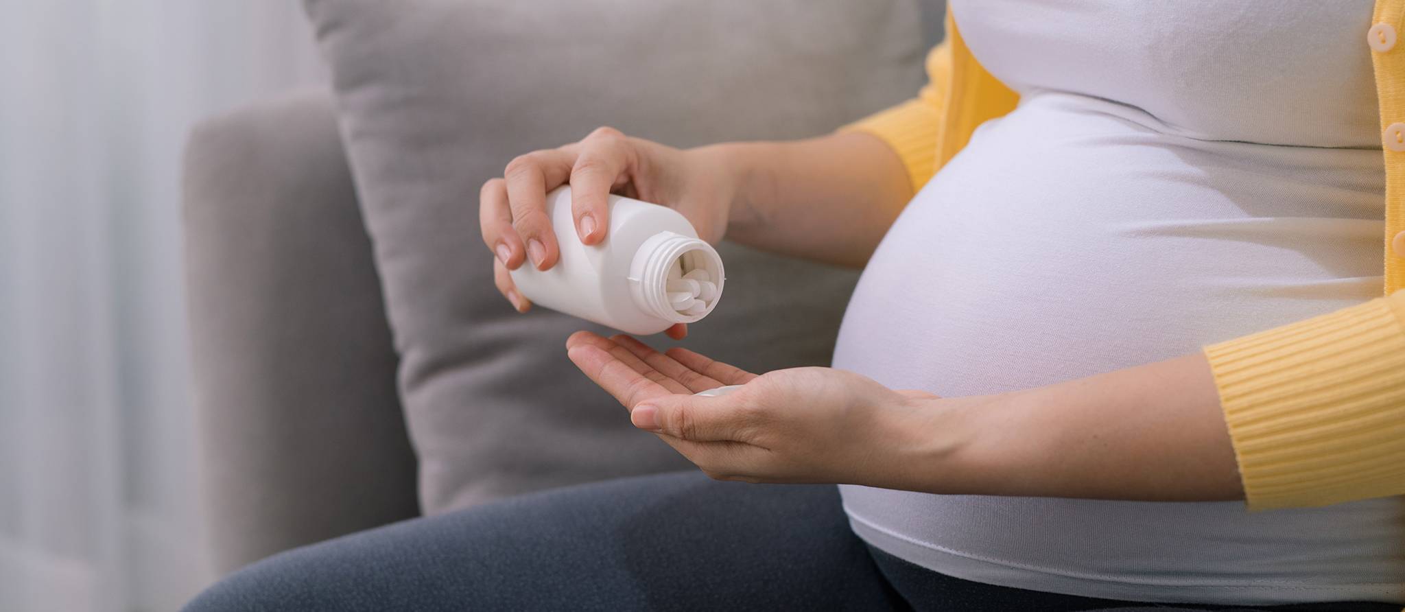 Tylenol et grossesse : la prudence s’impose