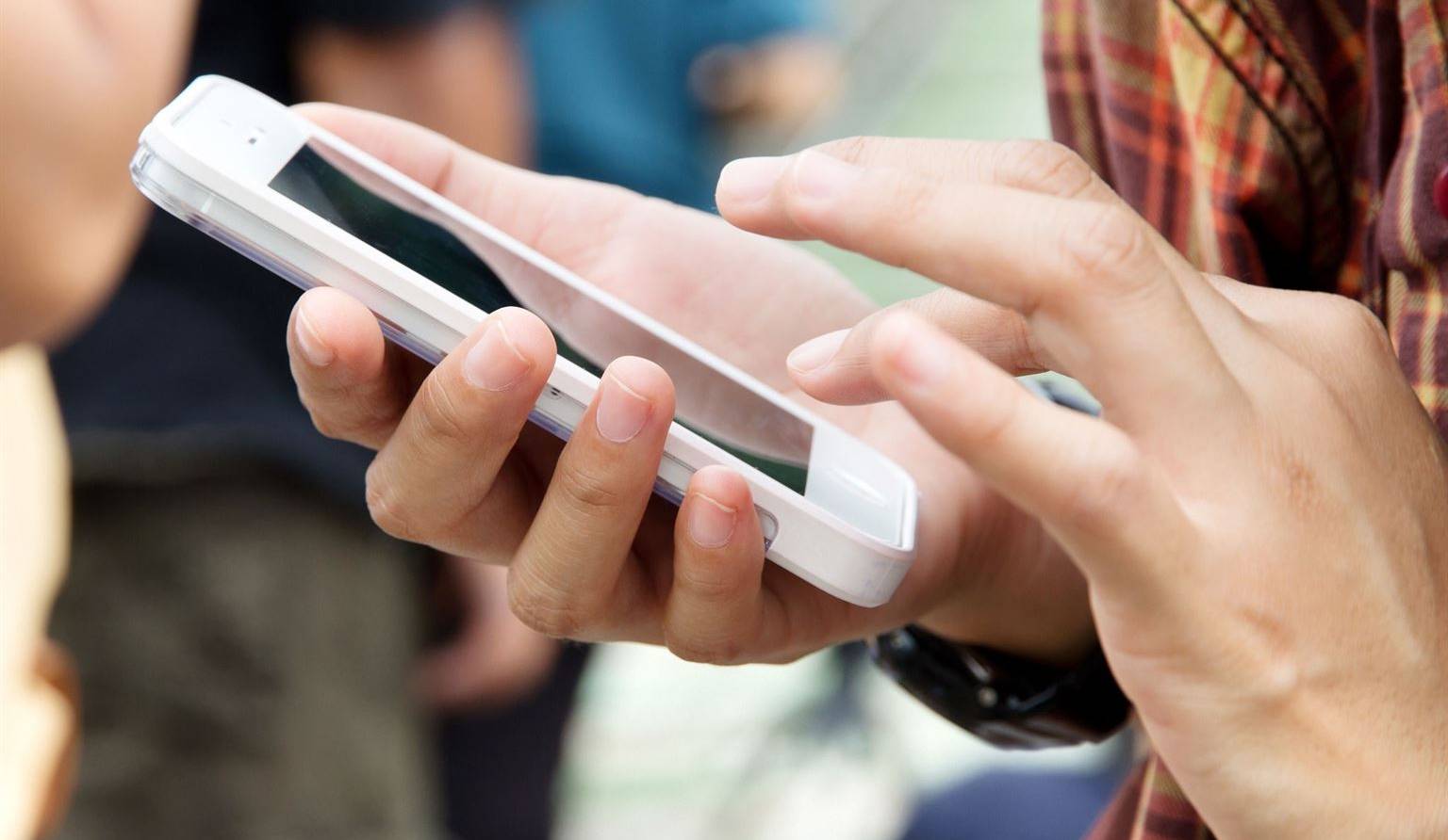 Bell remboursera près de 4 millions de dollars de frais de textos entrants