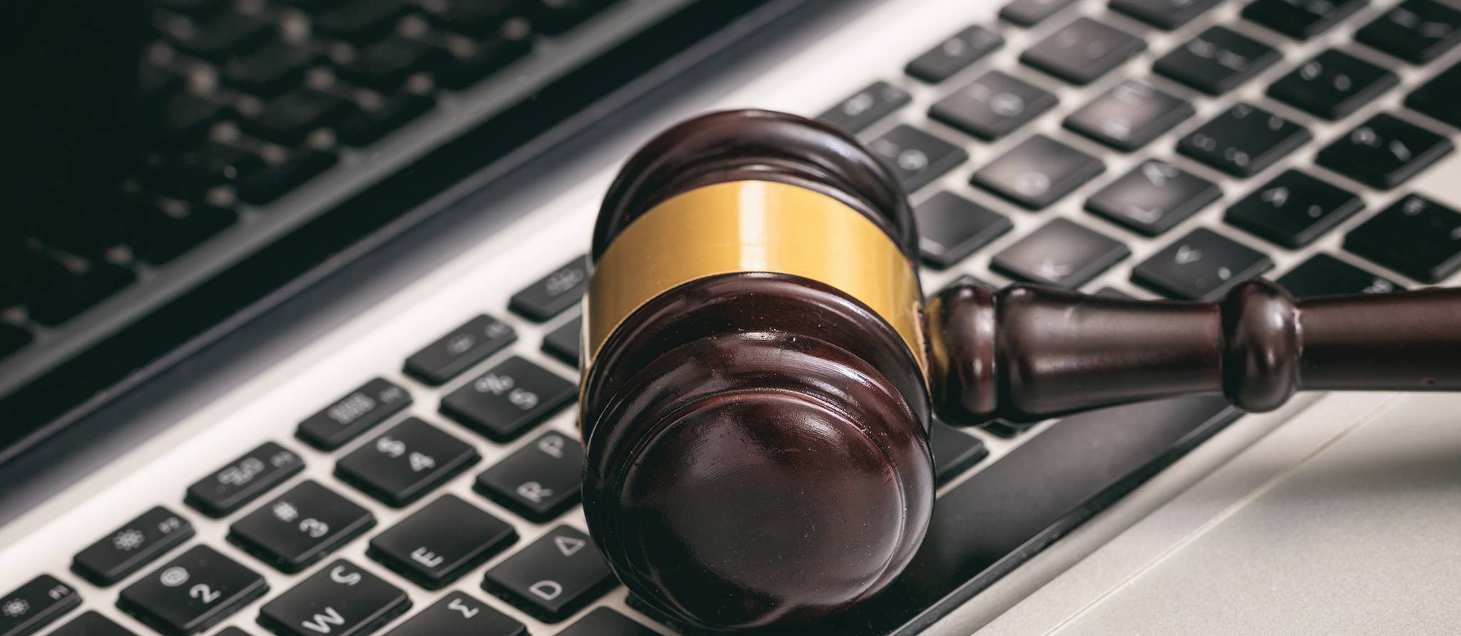 Acheter aux encans : une fois, deux fois… vendu !