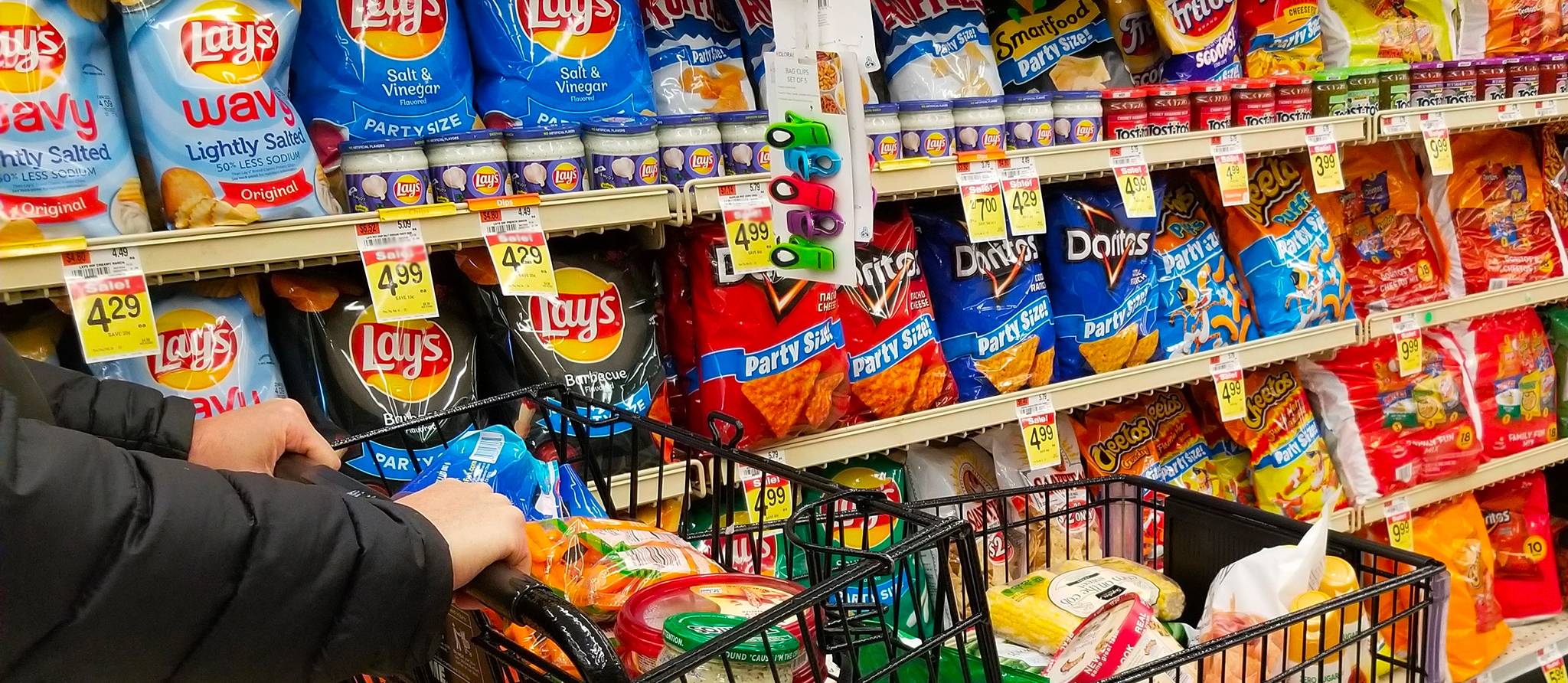 Les aliments riches en sodium, gras saturés et sucres mieux identifiés… dans 4 ans!