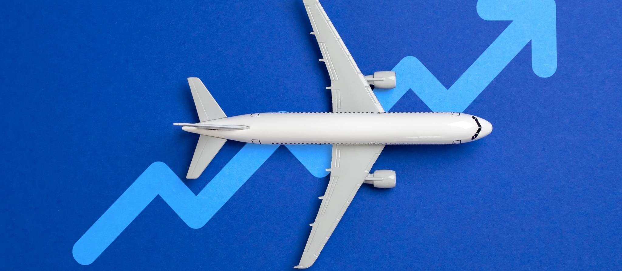 Billets d’avion : les surcharges de carburant se multiplient