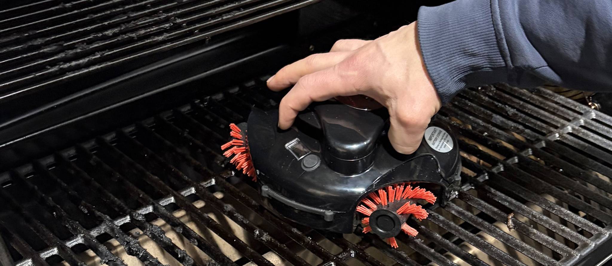 Flash test : le Grillbot, un robot nettoyeur de BBQ