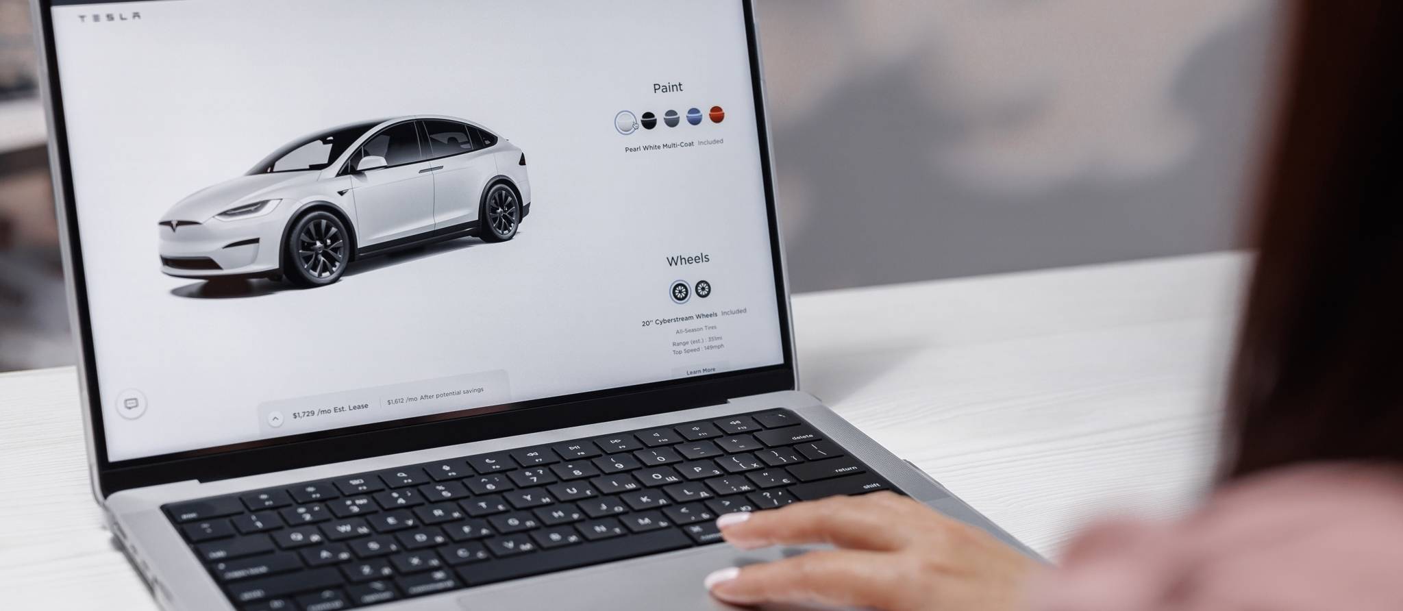 Lorsqu’on magasine une auto neuve, comment peut-on vérifier le prix de détail suggéré par le manufacturier?