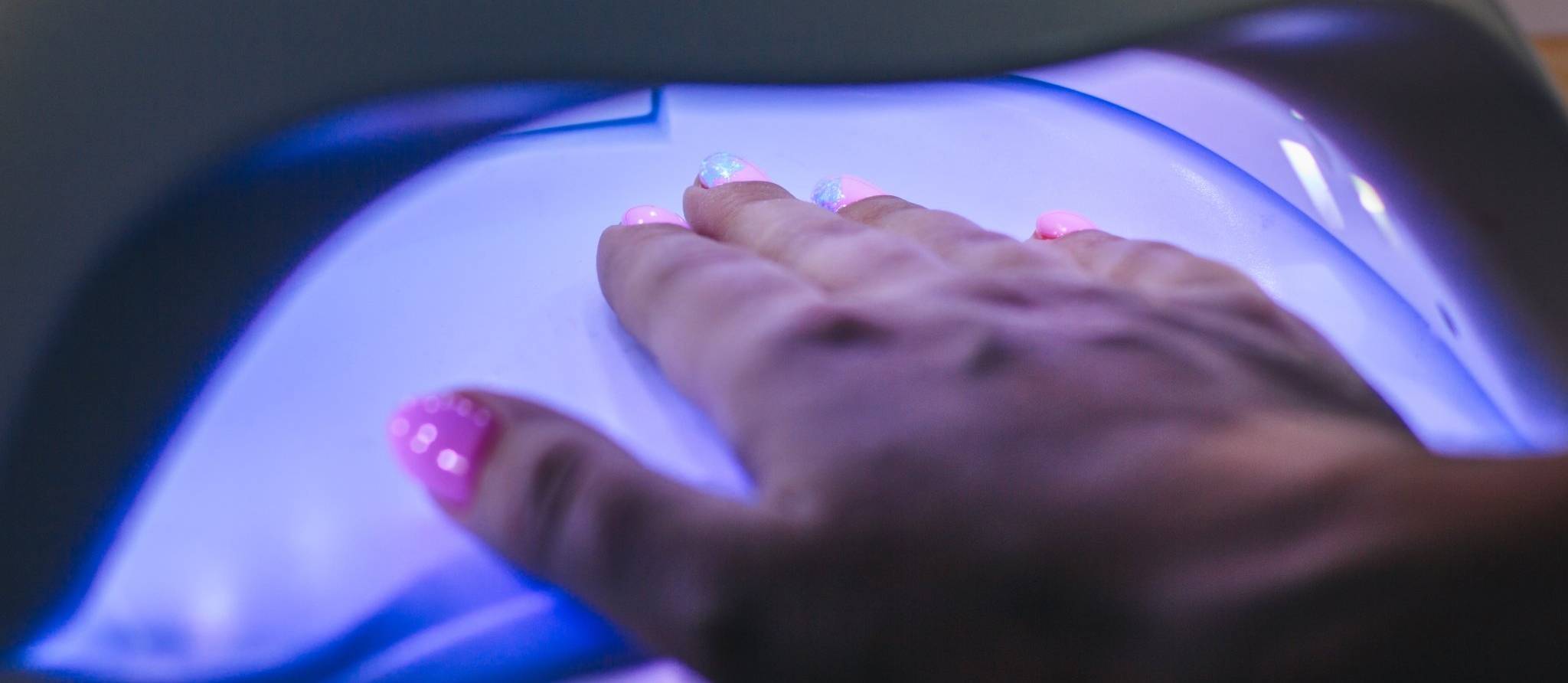 Les vernis à ongles semi-permanents liés à des risques de cancer