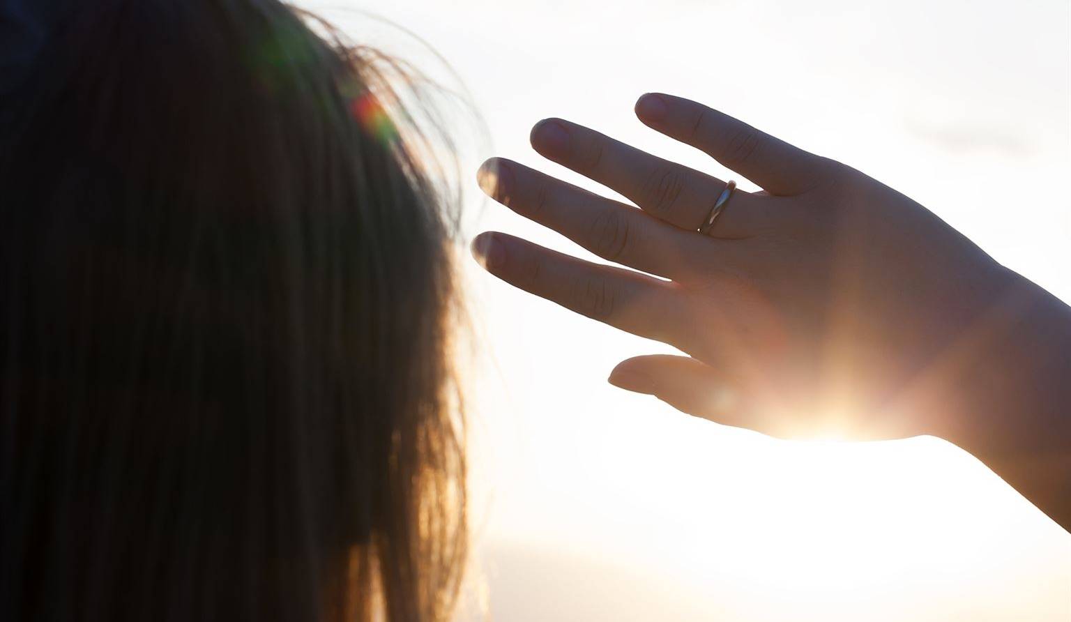 Pourquoi le soleil fait-il éternuer?