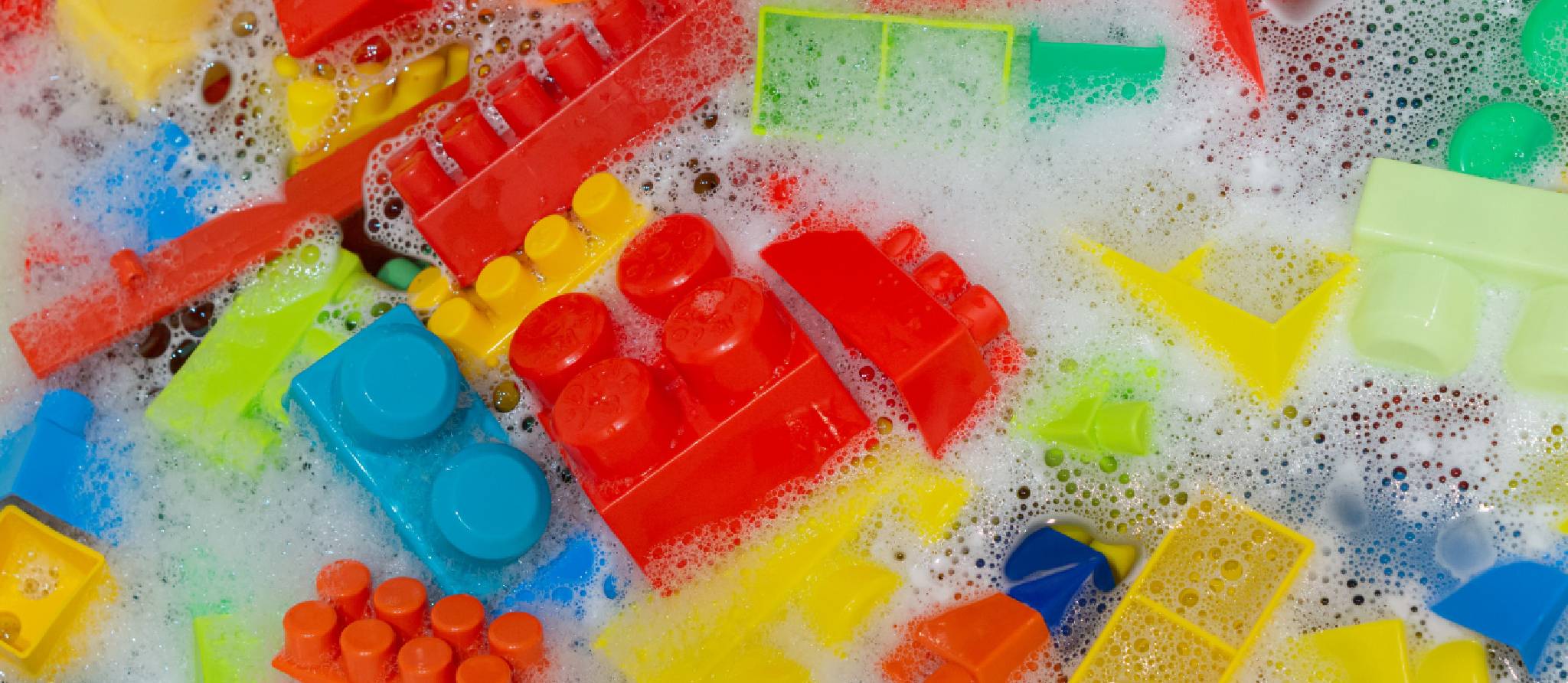 Pensez à nettoyer les jouets de votre enfant !
