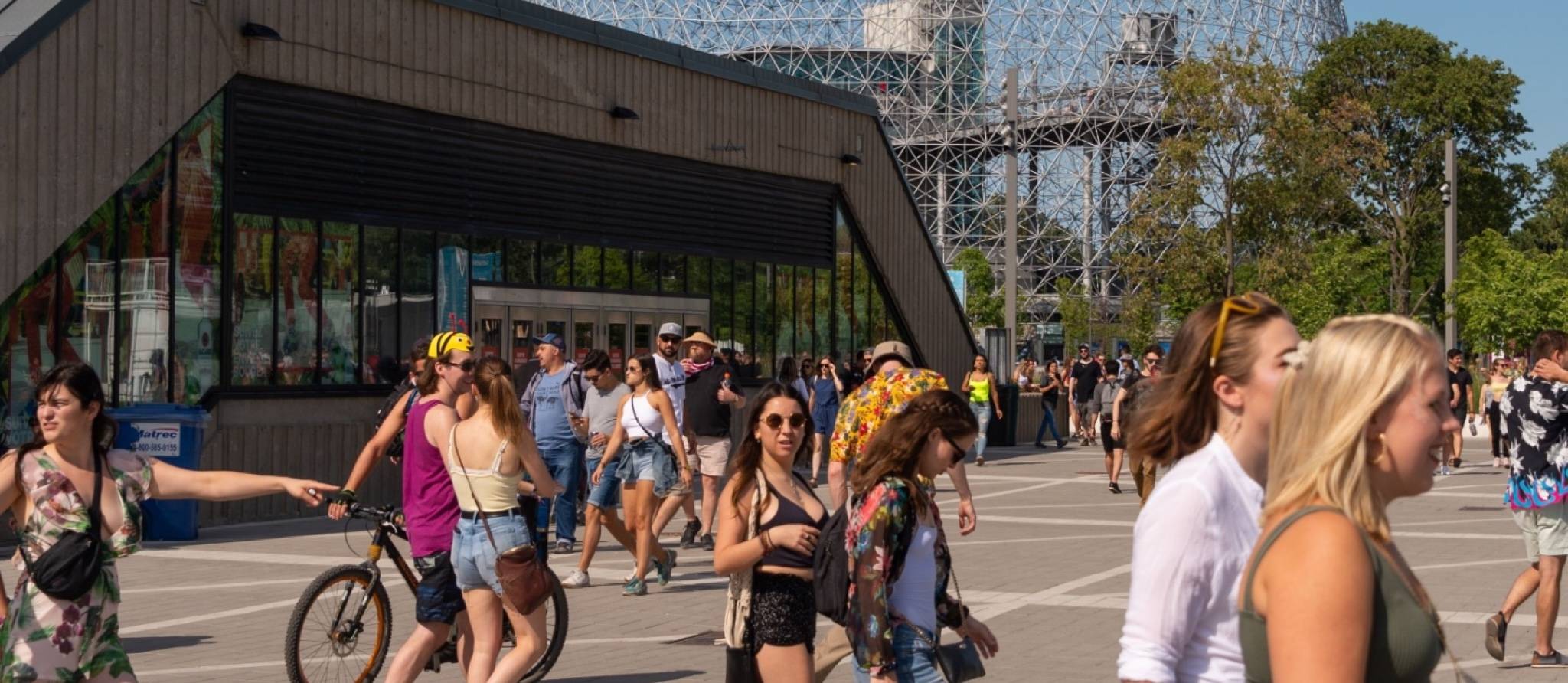 Peut-on publier une photo de vous prise dans un lieu public ou un festival ? Ça dépend…