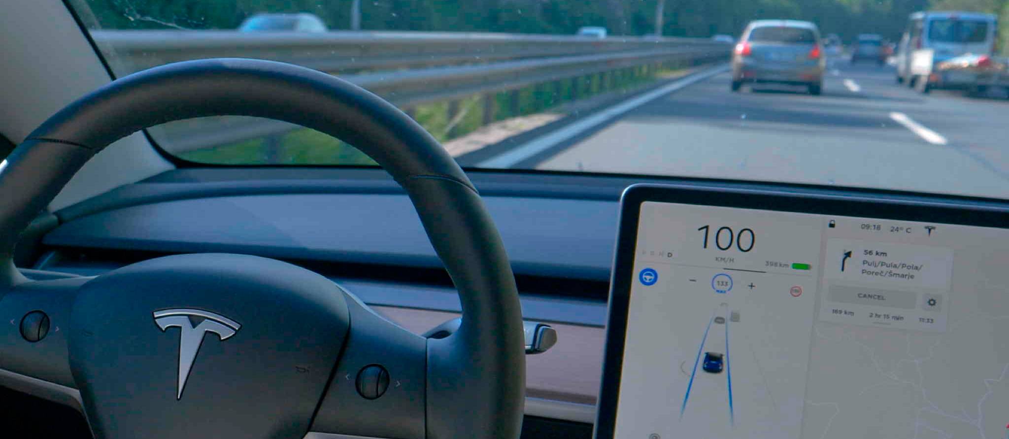 Tesla rappelle plus de 20000 véhicules au Canada