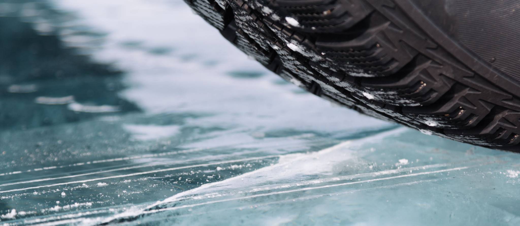 Comment sortir une voiture coincée sur la glace