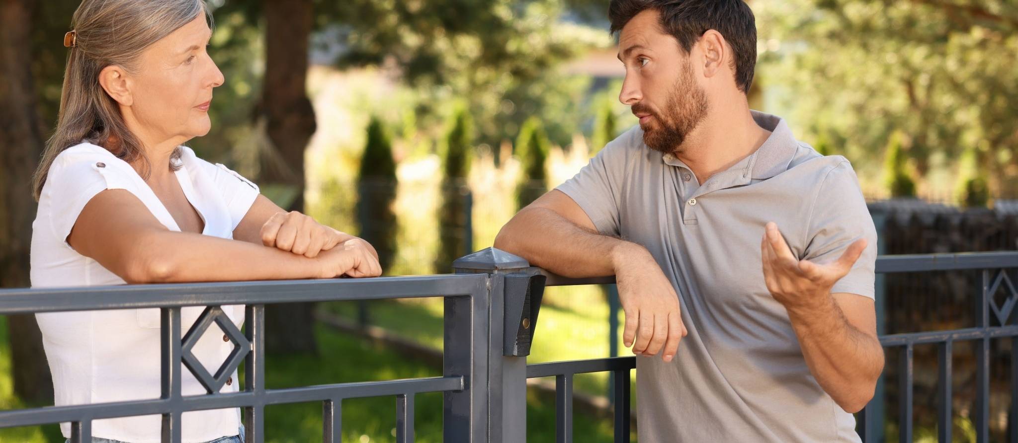 Chicanes de voisins: comment réagir dans cinq situations courantes