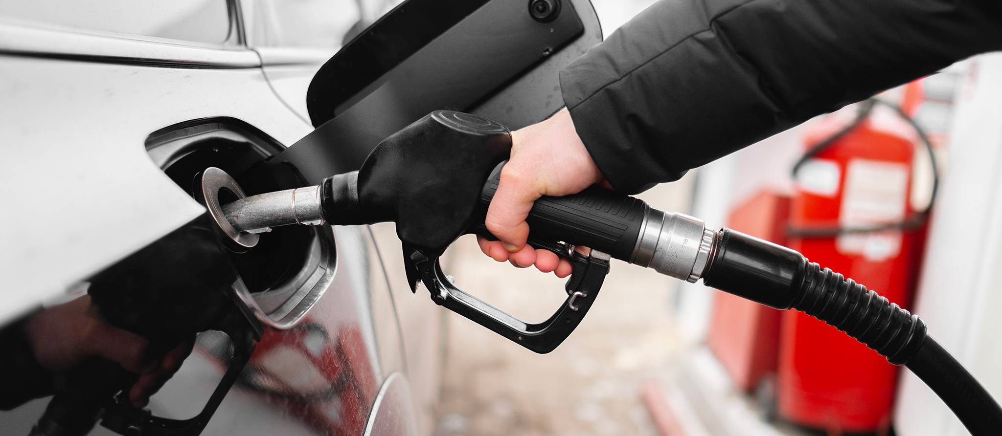 Essence: pourquoi le prix à la pompe monte… et pourquoi il va redescendre