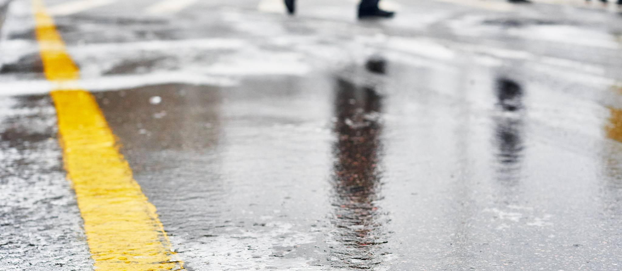 Trottoir glissant: pouvez-vous poursuivre?