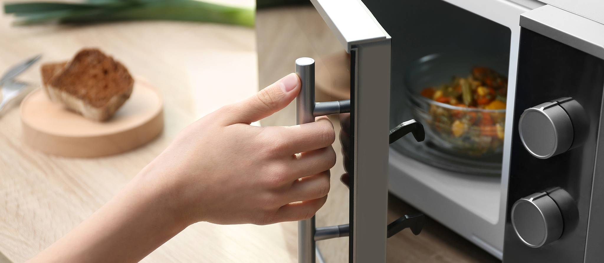 Comment nettoyer votre four à micro-ondes