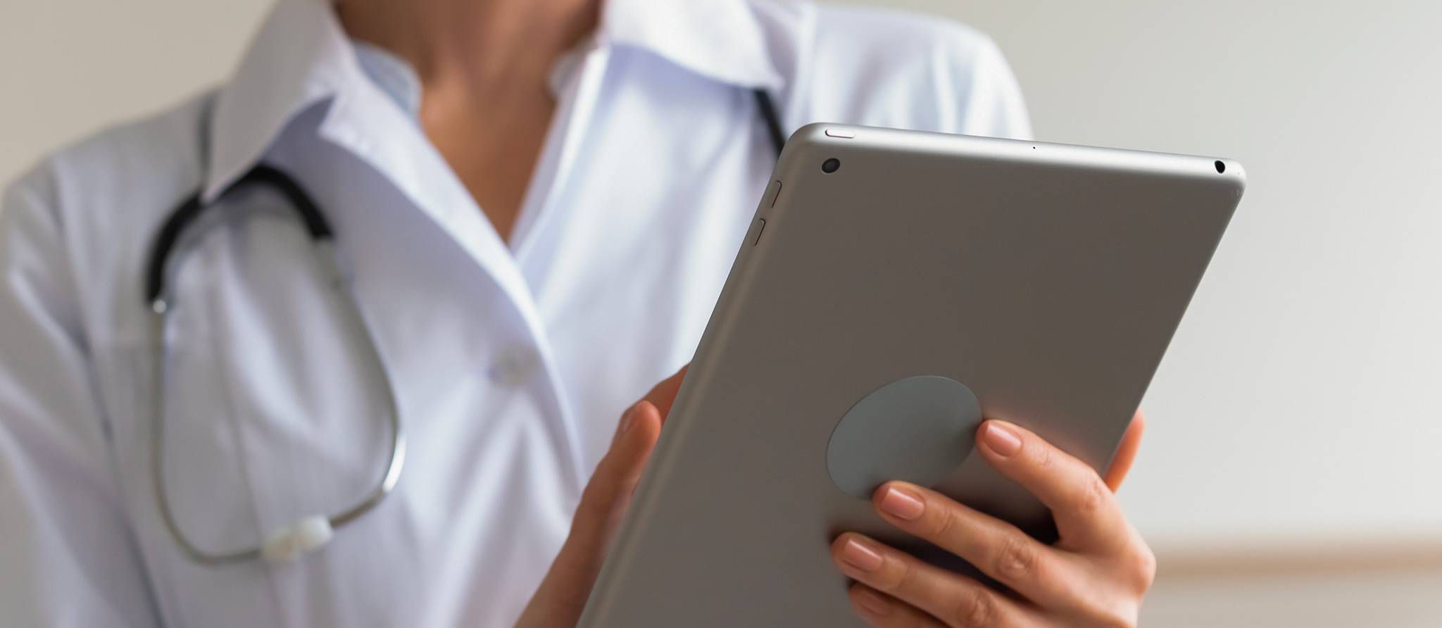 La télédermatologie promet des consultations et des résultats plus rapides