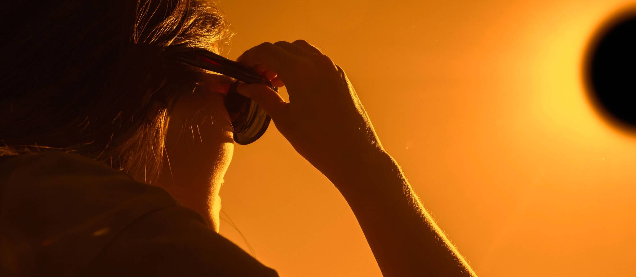Éclipse solaire: bien observer sans se blesser