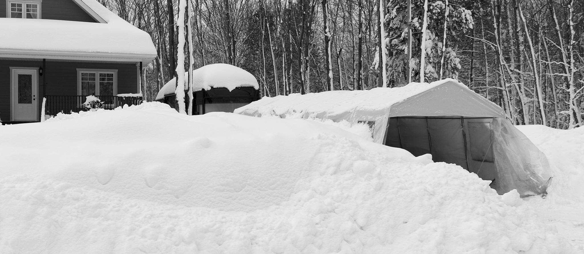 Comment choisir un abri d’auto temporaire