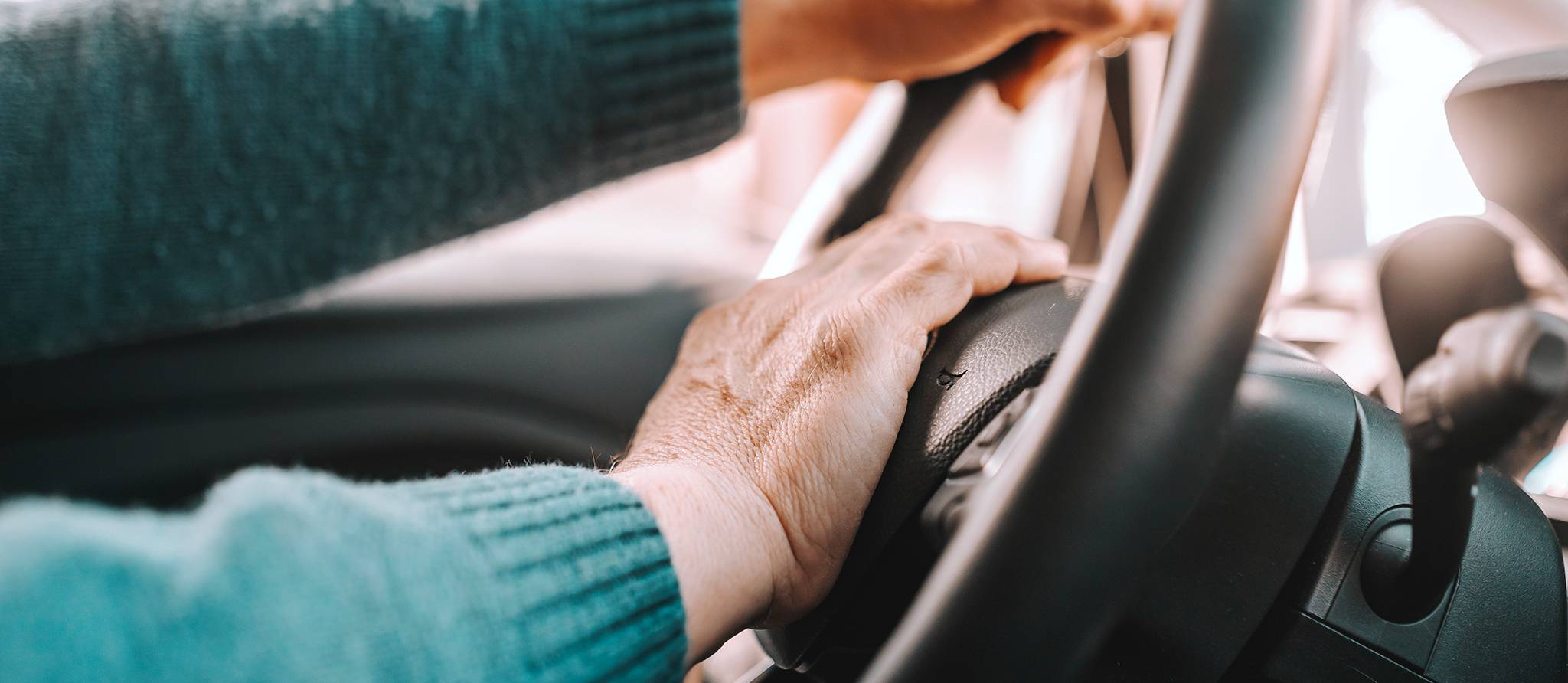 Troubles neurocognitifs : de nombreux aînés vont perdre leur permis de conduire