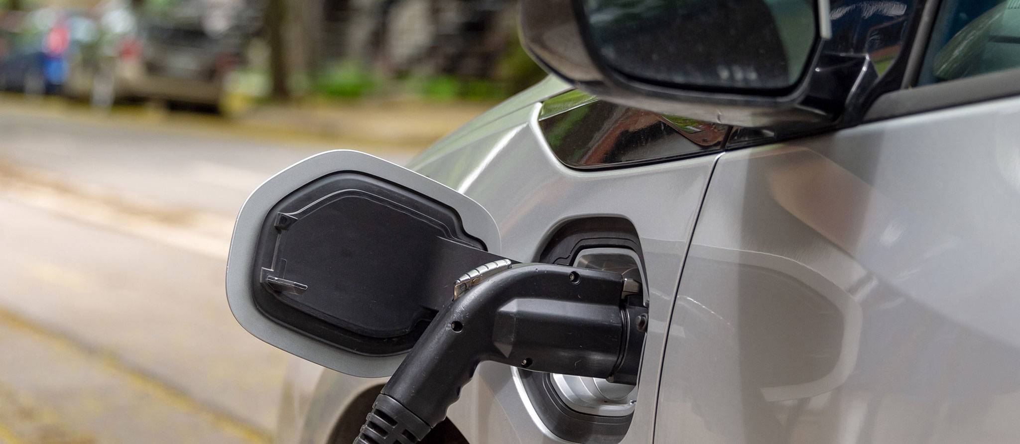 Tout ce qu’il faut savoir sur les réseaux de bornes de recharge publiques