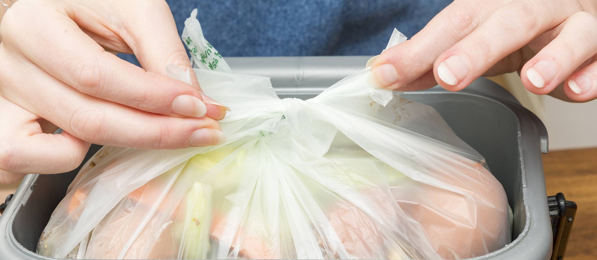«Compostables» et «biodégradables»: un casse-tête pour les consommateurs