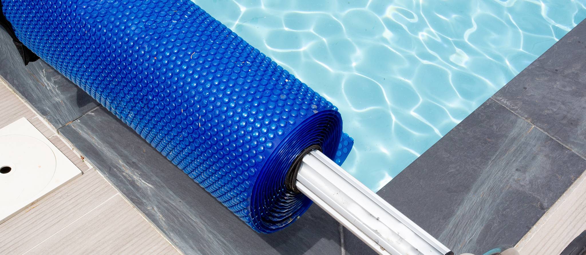 Guide d’achat : comment choisir un chauffe-eau de piscine