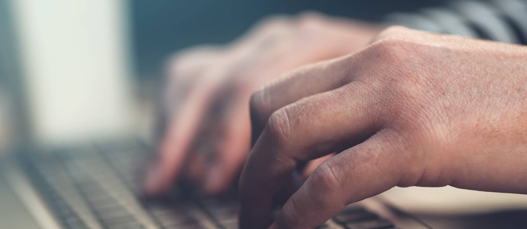 Quels types de crimes sont commis sur Facebook, Twitter et MySpace?