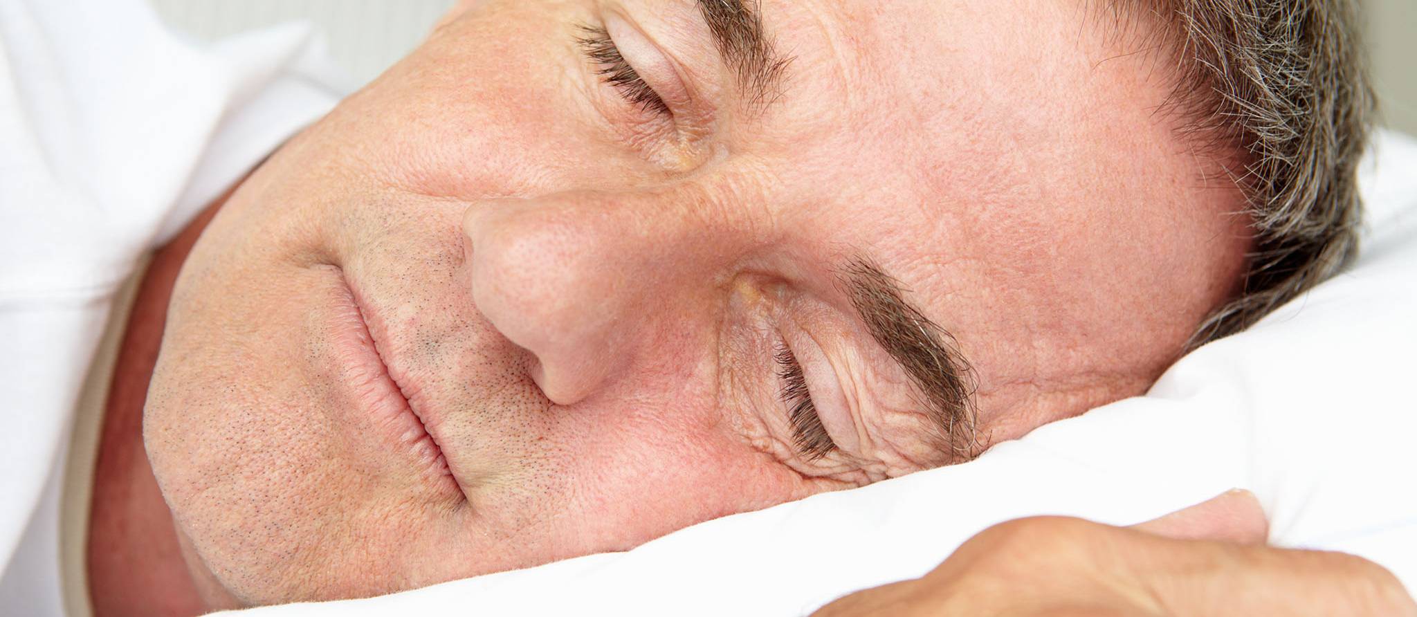 Vieillir en santé: conseils pour combattre l'insomnie et la douleur chronique