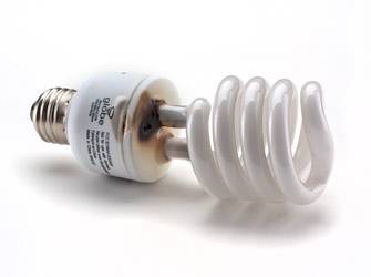 Une ampoule qui carbonise, c’est normal!