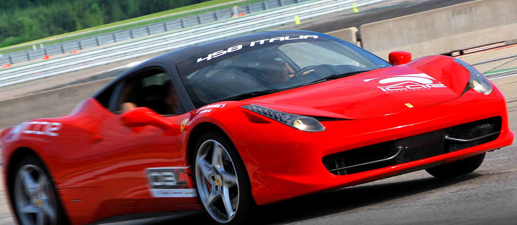 Ferrari, Lamborghini, NASCAR… Les stages de pilotage, ça vaut la peine?