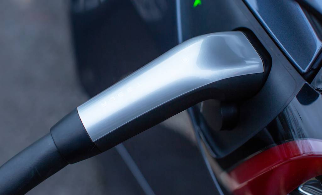 Cette fois, l'essence pas chère pourrait avantager les véhicules électriques