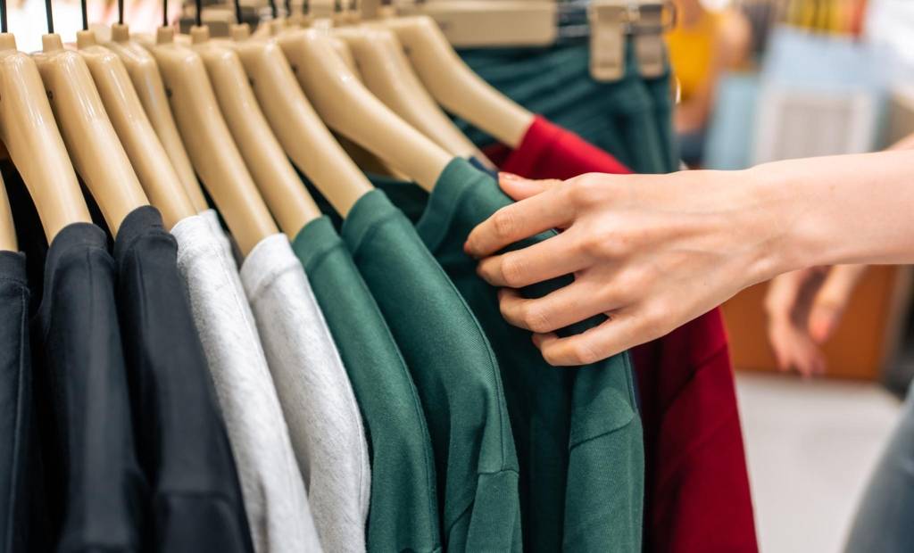 Pourquoi les vendeurs dans les magasins nous abordent-ils à l’imparfait ?