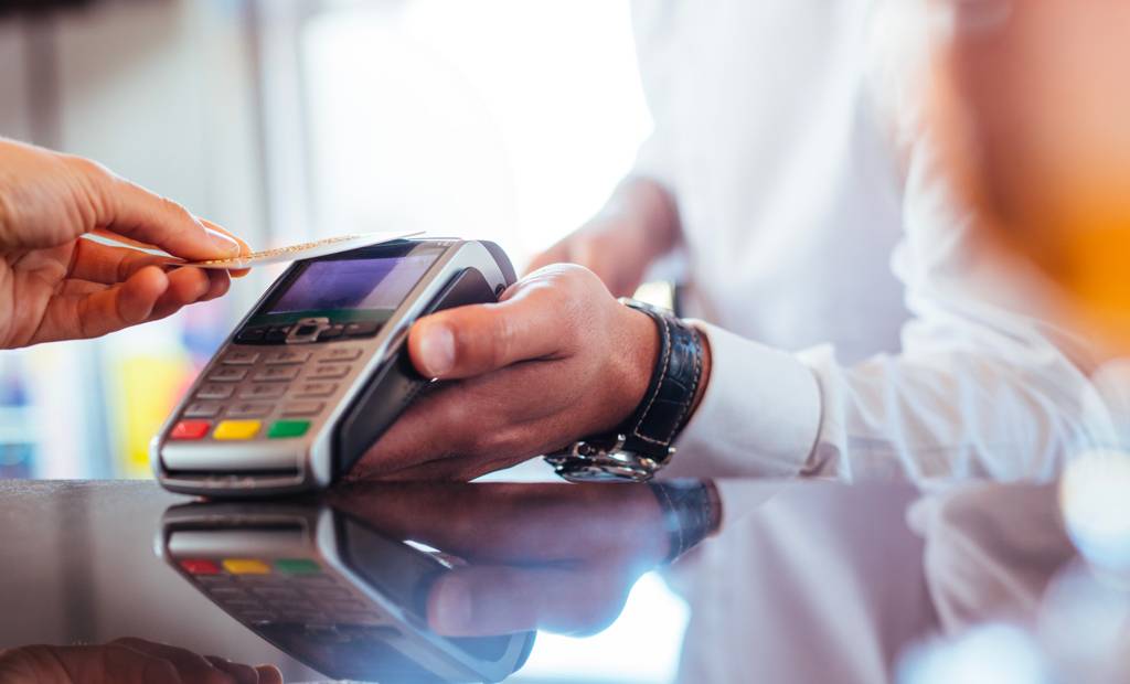 Carte de débit-crédit: pratique, mais…