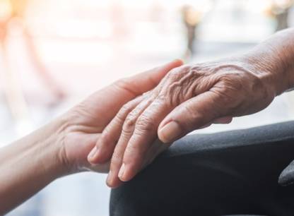 Québec prêt à rémunérer les proches aidants