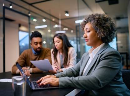 Comment connaître les frais de gestion liés à nos investissements ? Un conseiller financier a-t-il l’obligation de nous en informer ?