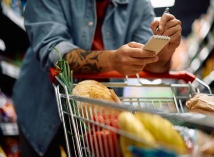 Près de 1000 $ de plus par famille pour l’épicerie en 2026