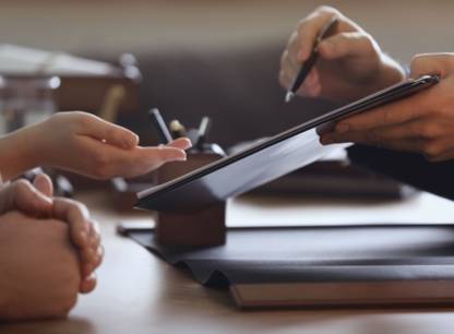 Indispensables, les avocats et les consultants en immigration au Canada?